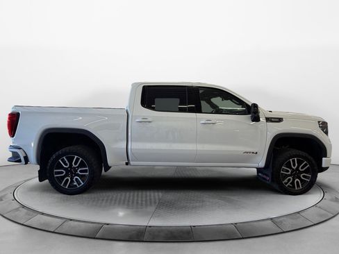 Used 2024 GMC Sierra 1500 AT4 w/ Technology Package image 2