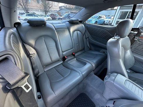 Used 2009 Mercedes-Benz CLK 350 Coupe image 23