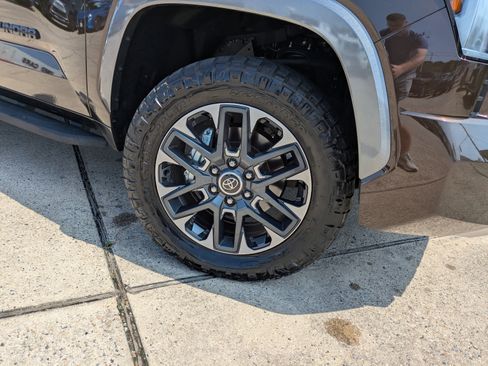 Used 2024 Toyota Tundra Limited image 10