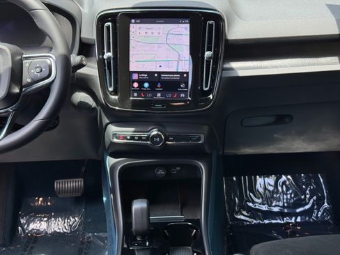 Used 2023 Volvo XC40 Recharge Plus AWD/4WD image 22