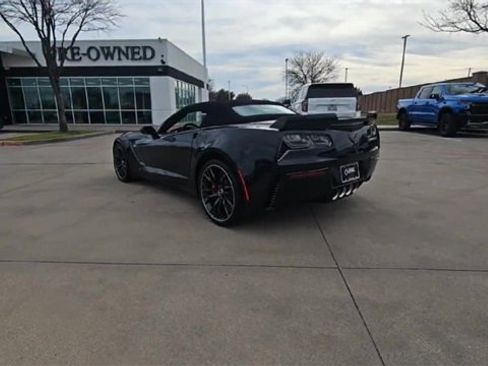 Used 2015 Chevrolet Corvette Z06 w/ 3LZ Preferred Equipment Group image 7