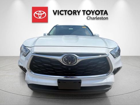 Used 2022 Toyota Highlander Limited AWD/4WD image 8