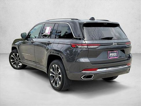 Used 2023 Jeep Grand Cherokee Overland w/ Luxury Tech Group IV RWD image 12