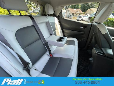Used 2017 Chevrolet Bolt Premier w/ Driver Confidence II Package FWD image 29