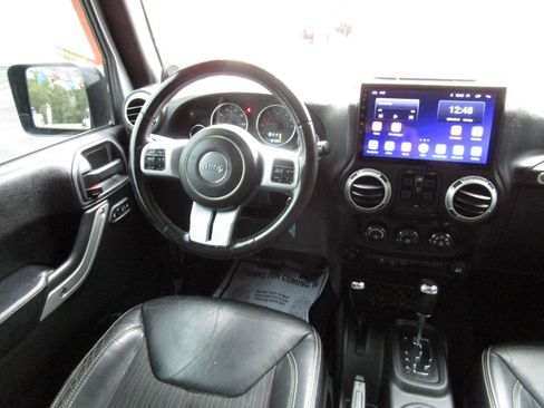 Used 2013 Jeep Wrangler Unlimited Sport image 8