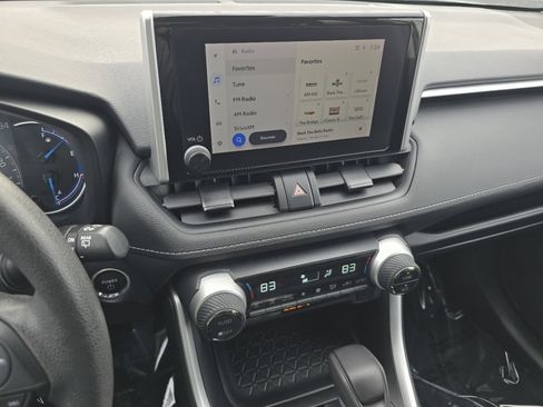 Used 2023 Toyota RAV4 Woodland Edition image 28