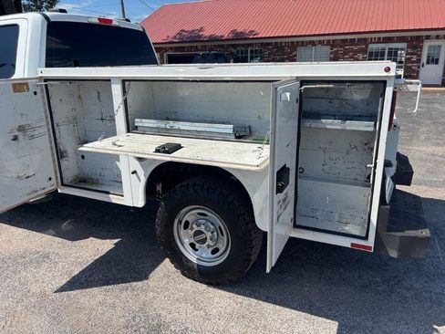 Used 2022 Ford F250 XL w/ Power Equipment Group image 3