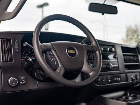 Used 2017 Chevrolet Express 3500 LT w/ LT Preferred Equipment Group image 13