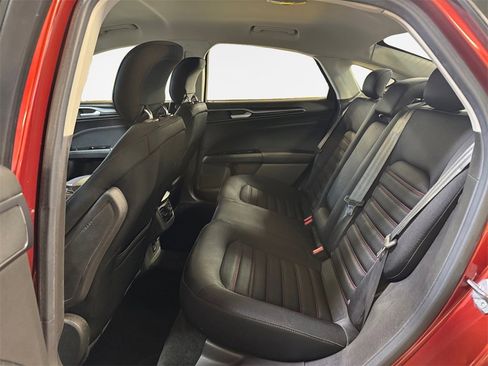 Used 2014 Ford Fusion SE w/ Equipment Group 201A image 24