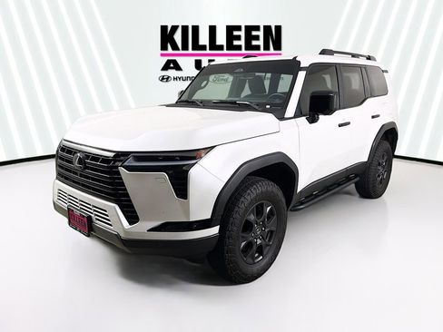 Used 2024 Lexus GX 550 image 3