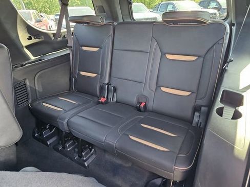 Used 2023 GMC Yukon XL AT4 w/ AT4 Premium Plus Package AWD/4WD image 37