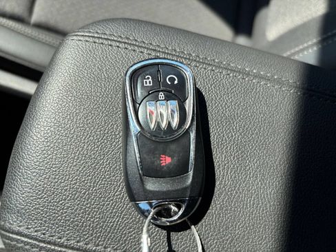 Used 2025 Buick Encore GX Preferred AWD/4WD image 23