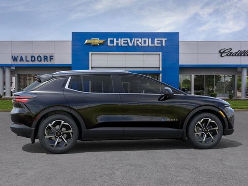 New 2026 Chevrolet Equinox EV LT image 6