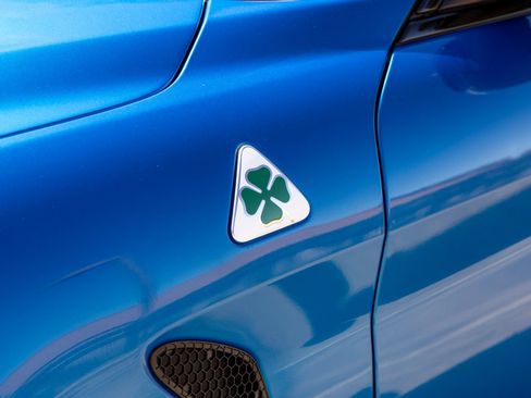 Used 2022 Alfa Romeo Giulia Quadrifoglio w/ Active Assist Plus Package RWD image 19