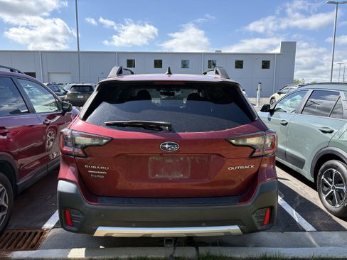 Used 2020 Subaru Outback Limited AWD/4WD image 5