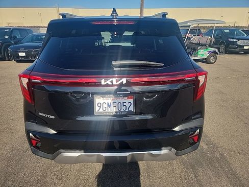 Certified 2024 Kia Seltos EX FWD image 12