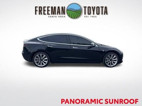 Used 2019 Tesla Model 3 Mid Range RWD image 3