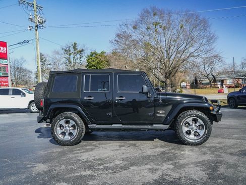 Used 2017 Jeep Wrangler Unlimited Sahara w/ Connectivity Group image 2