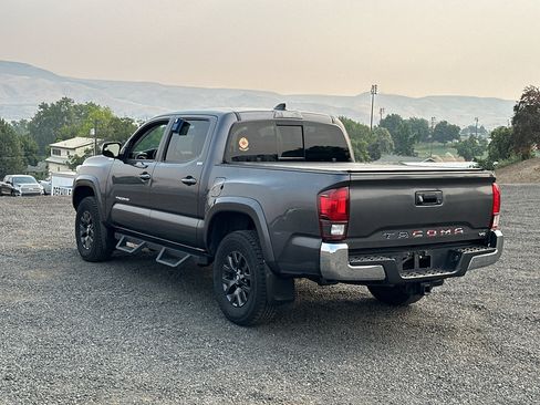 Certified 2022 Toyota Tacoma SR5 RWD image 8