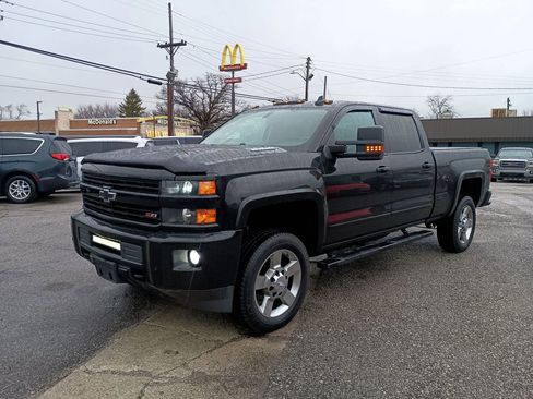 Used 2016 Chevrolet Silverado 2500 LT w/ Midnight Edition image 3