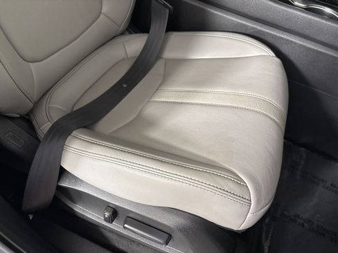 Used 2023 Honda Pilot Touring image 29
