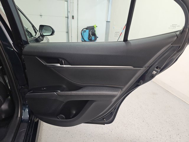 Used 2018 Toyota Camry XLE w/ Driver Assist Package FWD image 32
