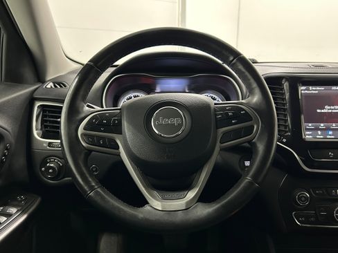 Used 2019 Jeep Cherokee Limited AWD/4WD image 16