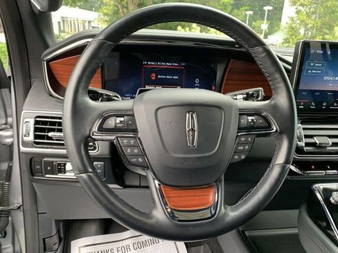 Used 2024 Lincoln Navigator L Reserve AWD/4WD image 19