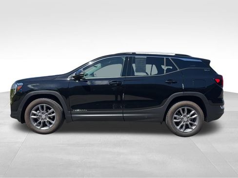 Used 2024 GMC Terrain SLT AWD/4WD image 10