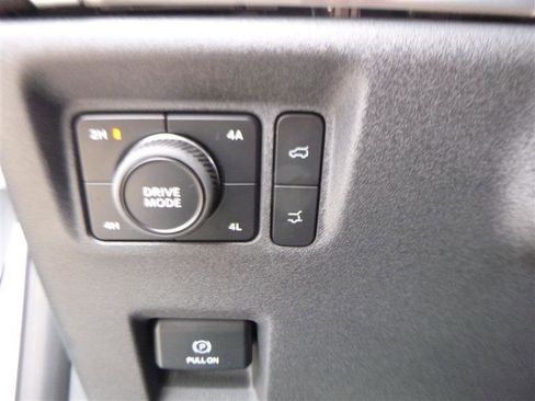 Used 2025 Ford Expedition Platinum AWD/4WD image 19