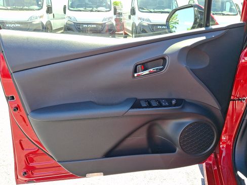 Used 2019 Toyota Prius XLE AWD/4WD image 14