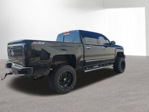 Used 2017 Chevrolet Silverado 1500 LTZ Z71 w/ LTZ Plus Package AWD/4WD image 3