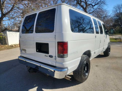 Used 2009 Ford E-350 and Econoline 350 Super Duty Wagon image 10