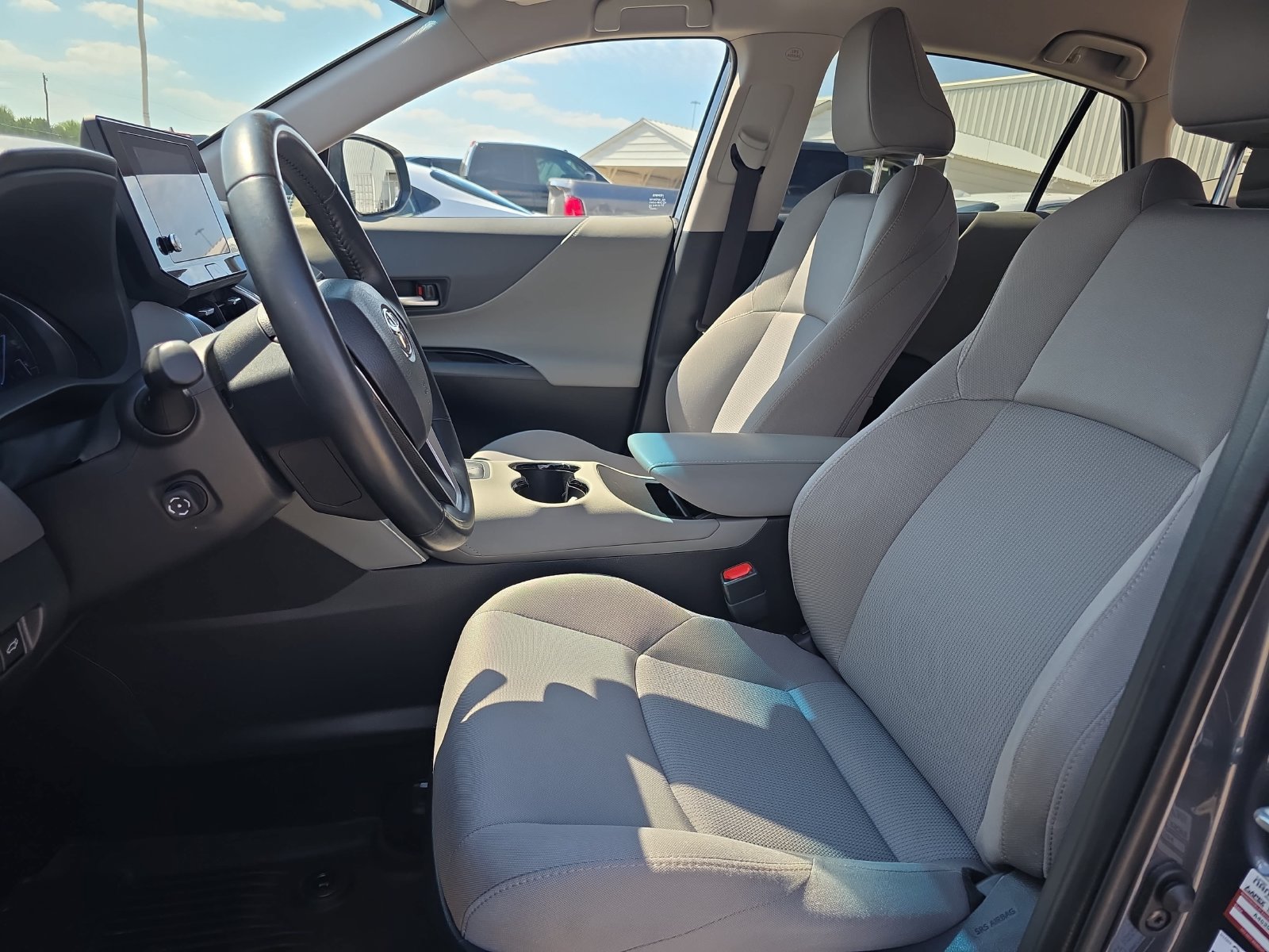 Used 2024 Toyota Venza LE AWD/4WD image 12
