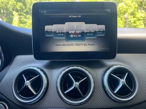Used 2017 Mercedes-Benz GLA 250 image 25