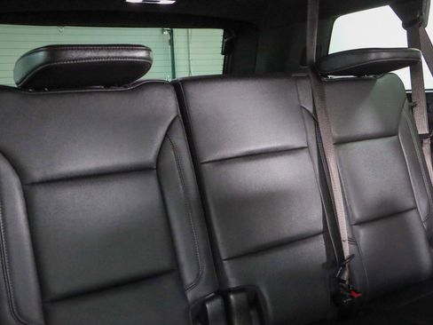 Used 2021 Chevrolet Suburban Z71 image 32