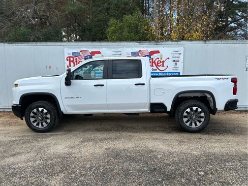 New 2026 Chevrolet Silverado 2500 Custom w/ Custom Value Package AWD/4WD image 7