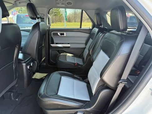 Used 2023 Ford Explorer XLT w/ Equipment Group 202A image 9