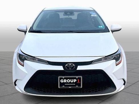 Used 2020 Toyota Corolla LE image 3