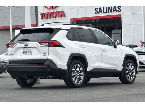 Used 2020 Toyota RAV4 XLE Premium AWD/4WD image 4