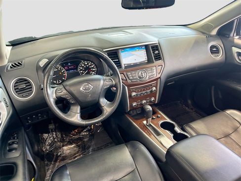 Used 2020 Nissan Pathfinder Platinum image 23