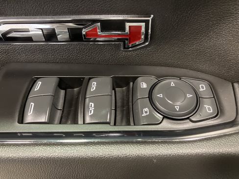 Used 2022 GMC Sierra 1500 AT4 w/ AT4 Premium Package image 16