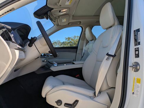 New 2026 Volvo XC90 T8 Ultra w/ Protection Package Premier AWD/4WD image 2