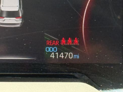 Used 2025 Toyota RAV4 XLE AWD/4WD image 20