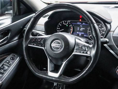 Used 2022 Nissan Altima 2.5 SR FWD image 16