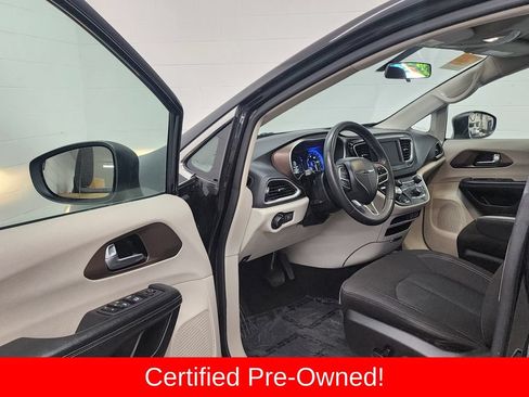 Certified 2022 Chrysler Voyager LX FWD image 11