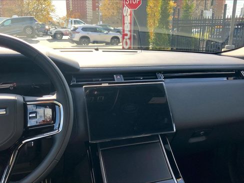 New 2026 Land Rover Range Rover Velar Dynamic SE image 6