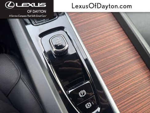 Used 2024 Volvo XC60 B5 Plus image 23