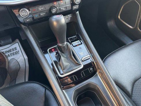 Certified 2025 Jeep Compass Latitude image 19