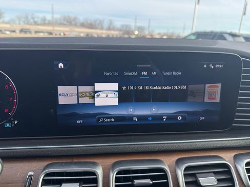 Used 2025 Mercedes-Benz GLE 350 4MATIC image 14